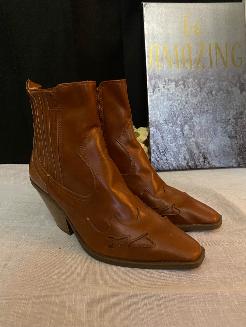 SCOOP SZ 8 Women's Faux Brown Leather Pointed Toe Ankle Cowgirl Boots
